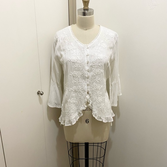 Beautiful Traditional Thai Button Blouse with Back Tie Bell Sleeves White M S - Picture 11 of 12